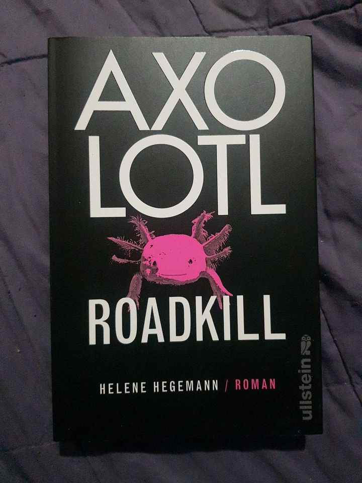 Axolotl Roadkill von Helene Hegemann in Mosbach