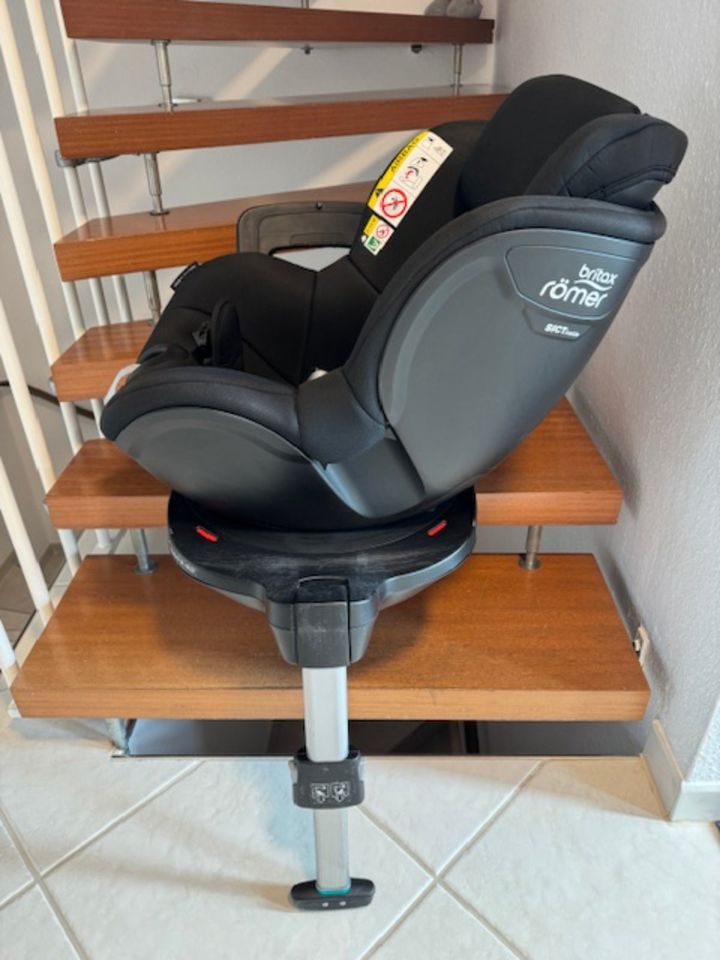 Britax Römer Reboarder Dualfix M i-Size Space Black in Sandhausen