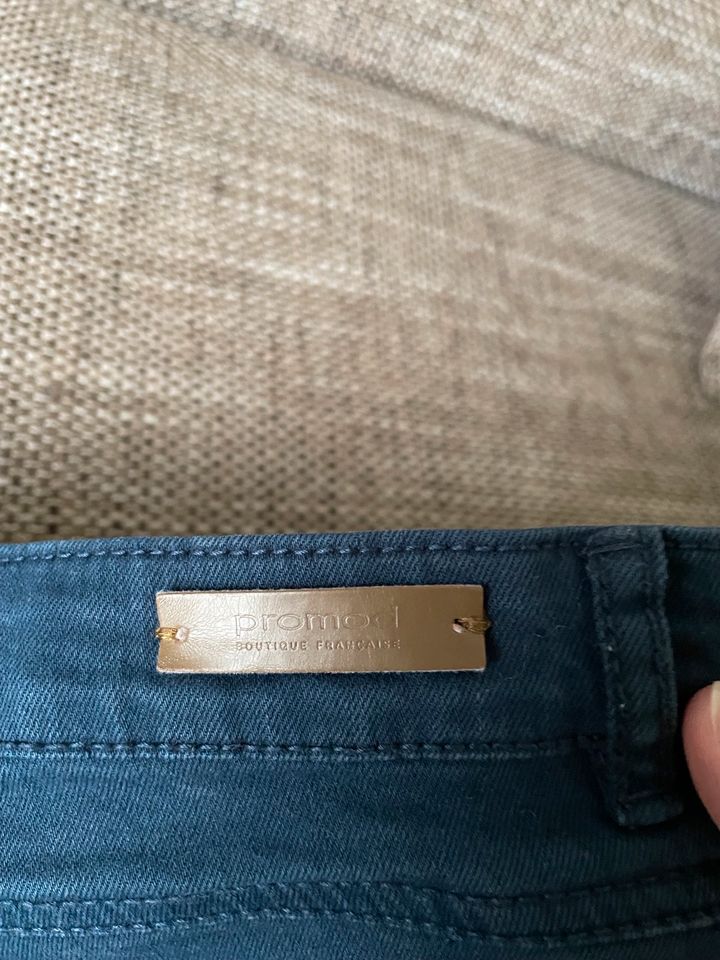 Jeansshorts/ kurze Hose / Freizeithose Gr 36 von Promod in Seelze