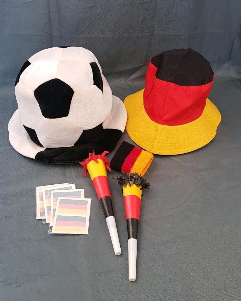Deutschland Fußball WM EM Fan Zubehör Fanartikel Hut in Bremen