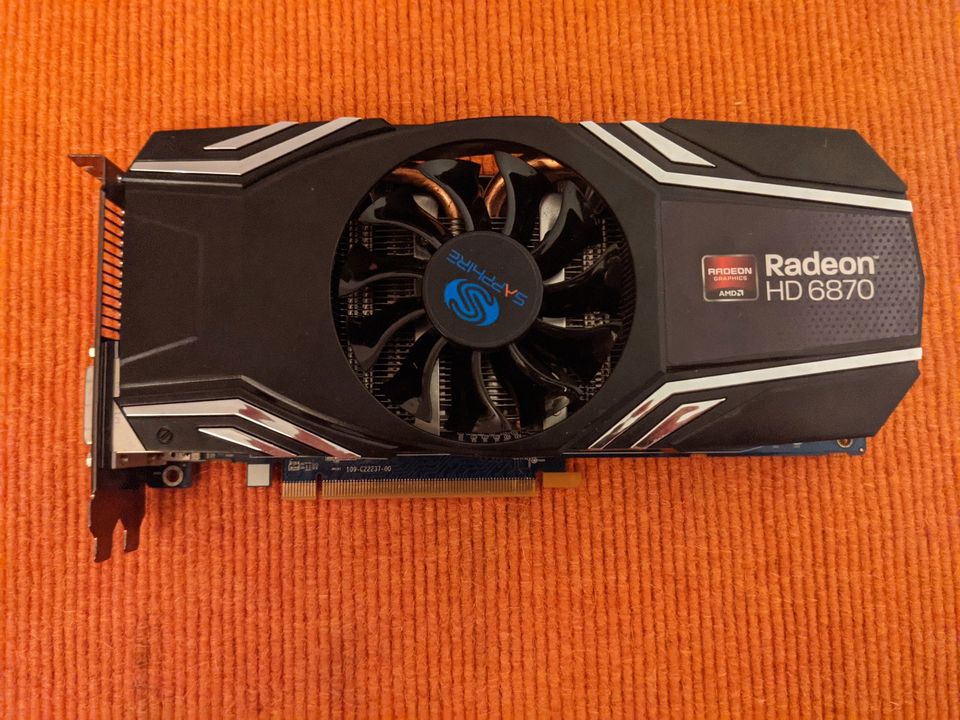 Sapphire AMD Radeon HD6870 1GB GDDR 5 in Freiberg am Neckar