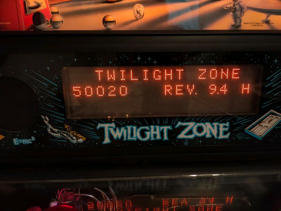 Flipper Pinball Twilight Zone Topzustand in Midlum