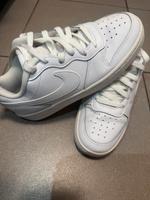 Nike Schuhe weiss Größe 36,5 Bayern - Lochhausen Vorschau