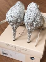 Brautschuhe Paradox London Gr. 39 mit Strass und Perlen NEU OVP Hessen - Bad Zwesten Vorschau
