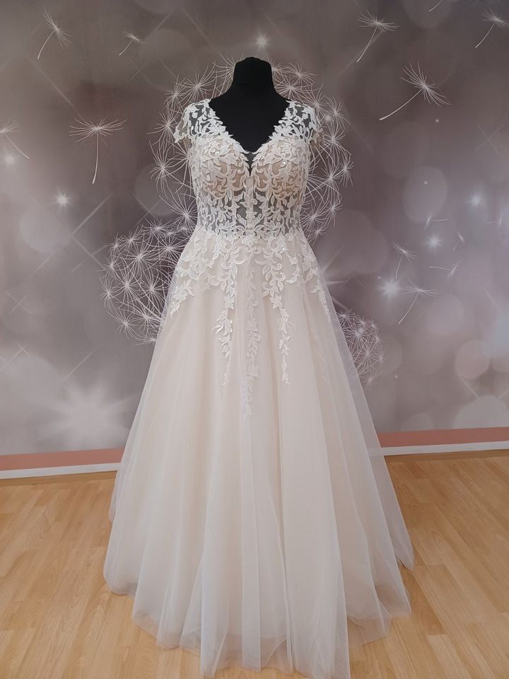 ❤꧁ღ⊱♥ Finde dein Curvy Brautkleid ♥⊱ღ꧂❤ in Köthen (Anhalt)