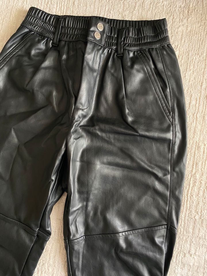 Lederhose Bershka Jogger in Bremen