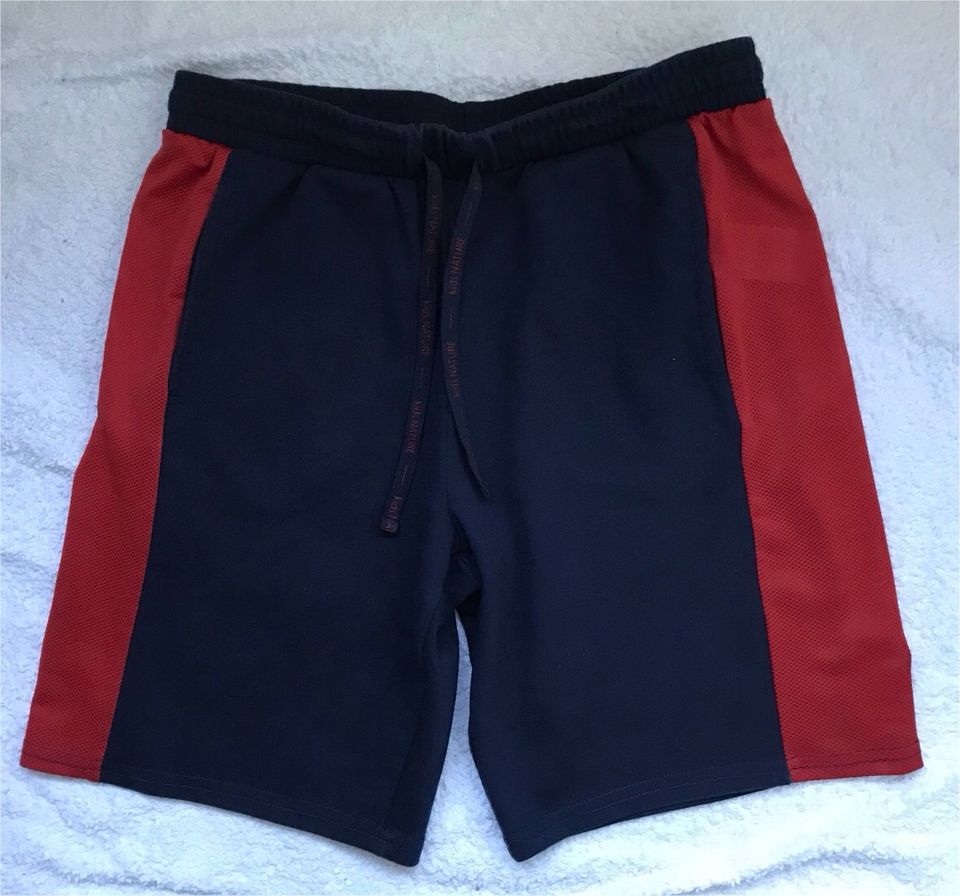 Sporthose Shorts blau Jungen Gr. 158/164 in Berlin