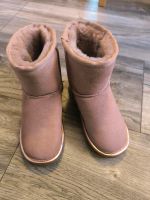 Lammfell Boots Aldi Winterstiefe super warm gefüttert rosa Gr. 32 Nordrhein-Westfalen - Castrop-Rauxel Vorschau