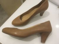 Pumps beige Leder Gr. 40, Farbe passt zu Burberry Niedersachsen - Osnabrück Vorschau