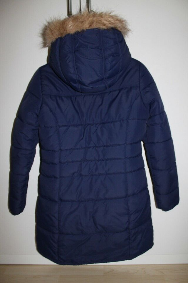 H&M Winterjacke lang dunkelblau Gr. 152 Kapuze mit Fellkragen in Markkleeberg