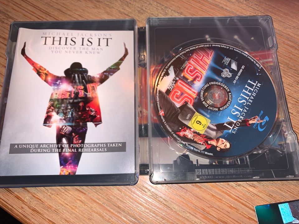 Michael Jackson‘s This Is It Blu-ray Steelbook mit Top Zustand in Reichenbach an der Fils
