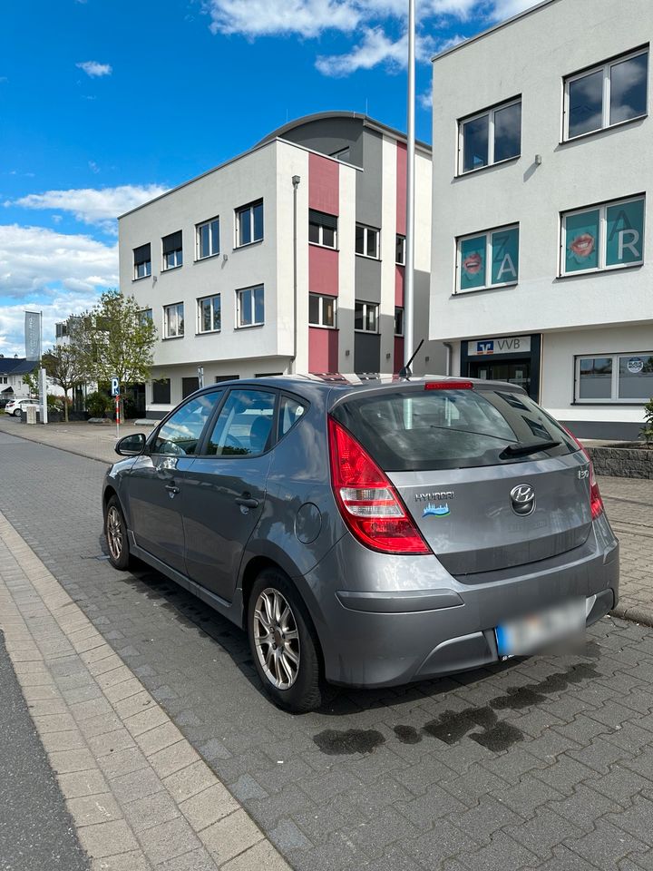 Hyundai i30 FIFA WM Edition Klima Sitzheizung TÜV+ Reifen neu in Seligenstadt