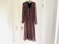Neuwertiges Tom Tailor Kleid Maxikleid 34 XS blau rosa Findorff - Findorff-Bürgerweide Vorschau