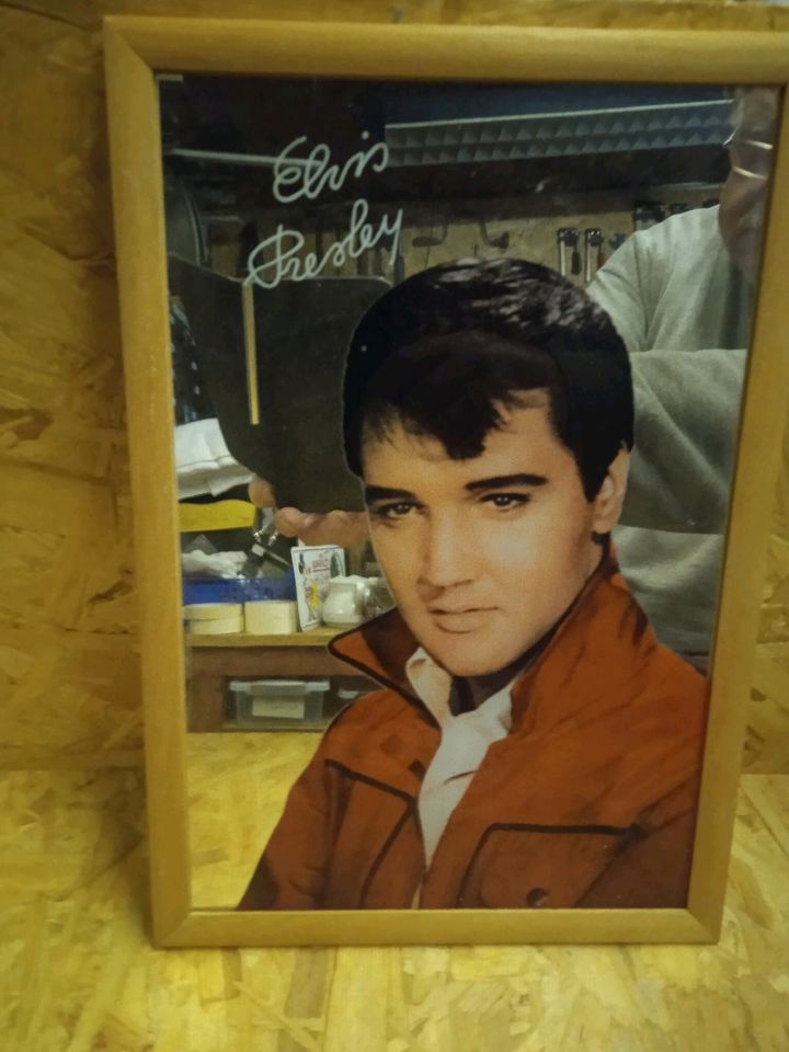 Spiegel mit Elvis Presley Aufdruck in Schwedeneck