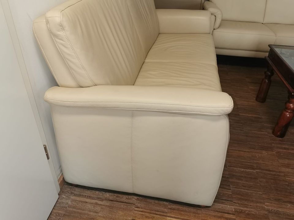 Zwei 2 sitzer Ledersofa in Berlin