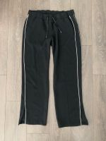 Lululemon flared leg hose Gr 12 schwarz weiß Yoga chic Hessen - Hanau Vorschau