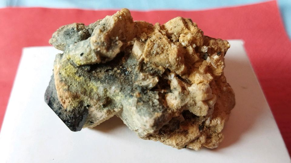 Mineral Turmalin auf Feldspat Namibia in Meißen