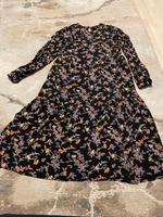 Damen Langes Kleid mit Blumenmuster S Köln - Seeberg Vorschau