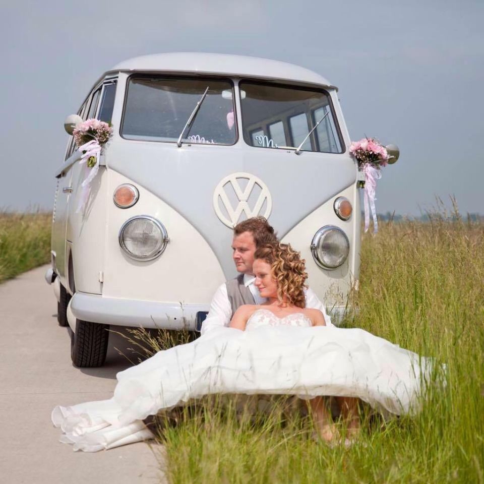 VW Bus Mieten Oldtimer VW T1 Gelb Weiss Bulli T2 Hochzeitsauto in Oberhausen