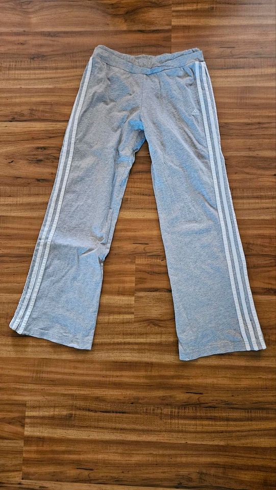 ADIDAS HOSE*Freizeithose*Jogginghose*Mädchen*Größe 152 in Brand-Erbisdorf