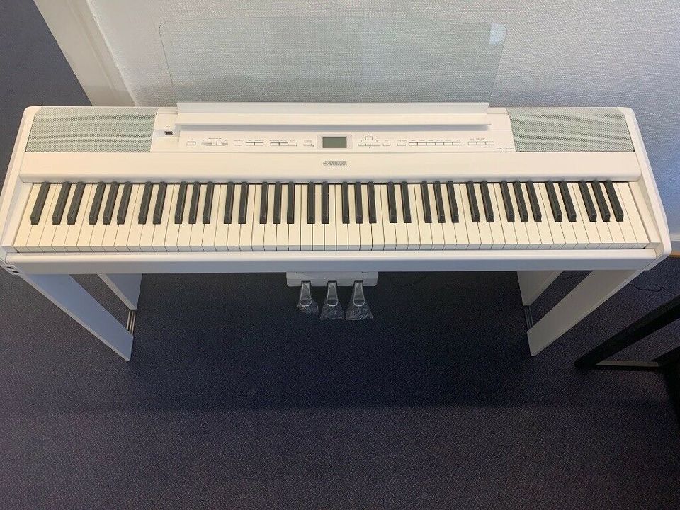 Jetzt mieten ! Klavier / Flügel / E-Piano. Neu und gebraucht ! in Bielefeld