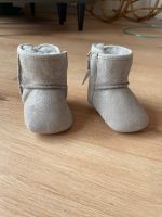 Wunderschöne Stiefel von UGG in Größe 18 Hessen - Rosbach (v d Höhe) Vorschau