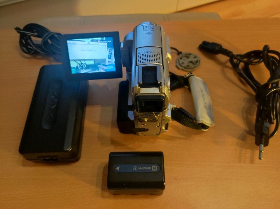 Sony DCR-PC105E PAL Handycam in St Katharinen