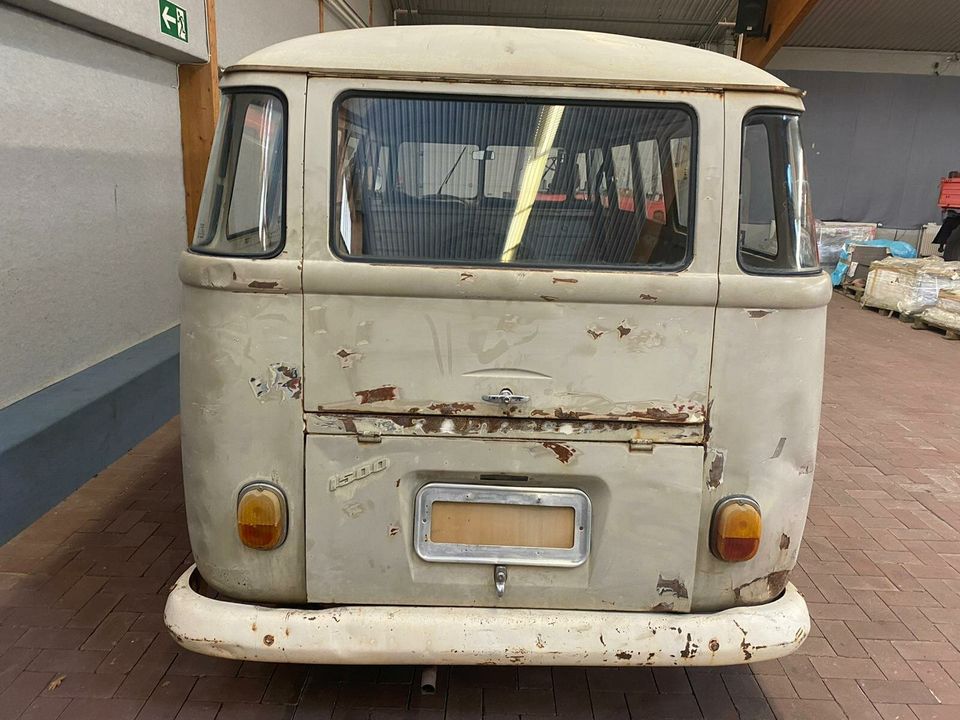 Volkswagen T1 Bus mit Scheiben Restaurierungsobjekt Verzollt in Sottrum