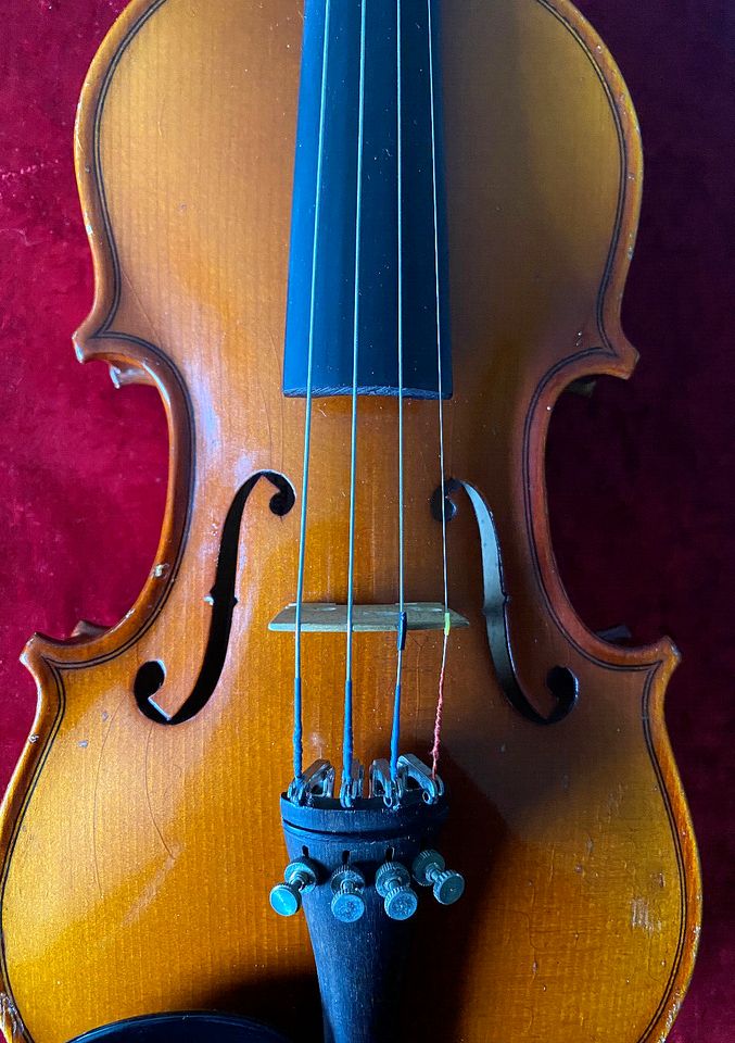 1/4 Violine mit Zettel G. Walther Mittenwald/Karwendel anno domin in Traunreut