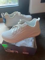 Sneaker von Skechers Größe 41 NEU Nordrhein-Westfalen - Herne Vorschau