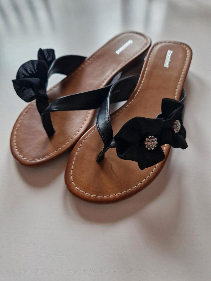 Zehentrenner/Pantoletten/Flip Flops/Sandalen schwarz Glitzer Gr41 in Wiernsheim