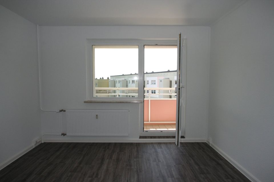 Neue Wohnung mit 4 Räumen gefällig? in Hohenstein-Ernstthal