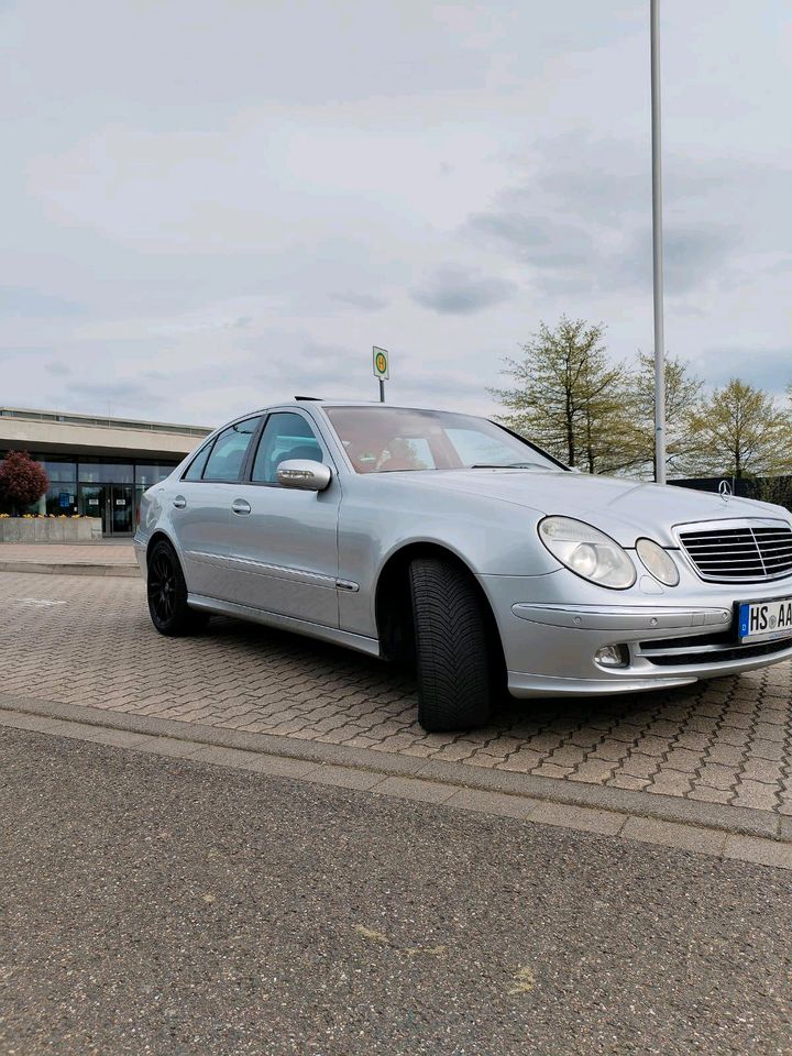 Mercedes Benz w211 e280 4 matic automatic tüv bis 05.2025 in Wassenberg