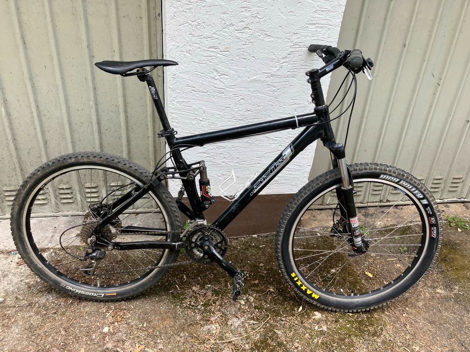 Cyctec Vollgefedert / Fully Mountainbike 26 Zoll Rock Shox in Kassel