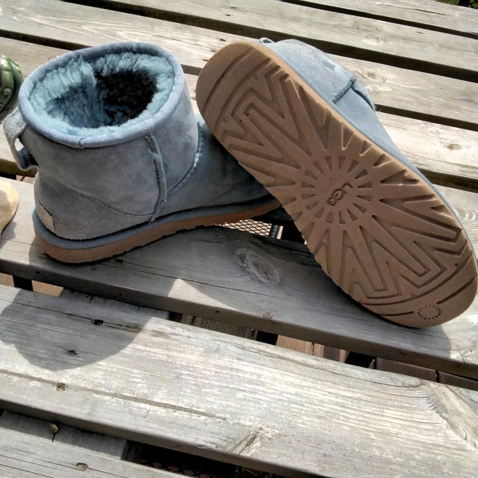 UGG Boots Classic Mini hellblau Gr. 39 in Schüttorf