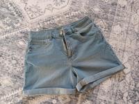 Shorts kurze Hose Jeansshorts von Takko pageone Größe 38 Hessen - Oberursel (Taunus) Vorschau