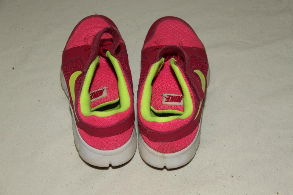 Nike Schuhe Turnschuh 33 gelb rosa Sneaker Laufschuh Sportschuh in Hohenpeißenberg