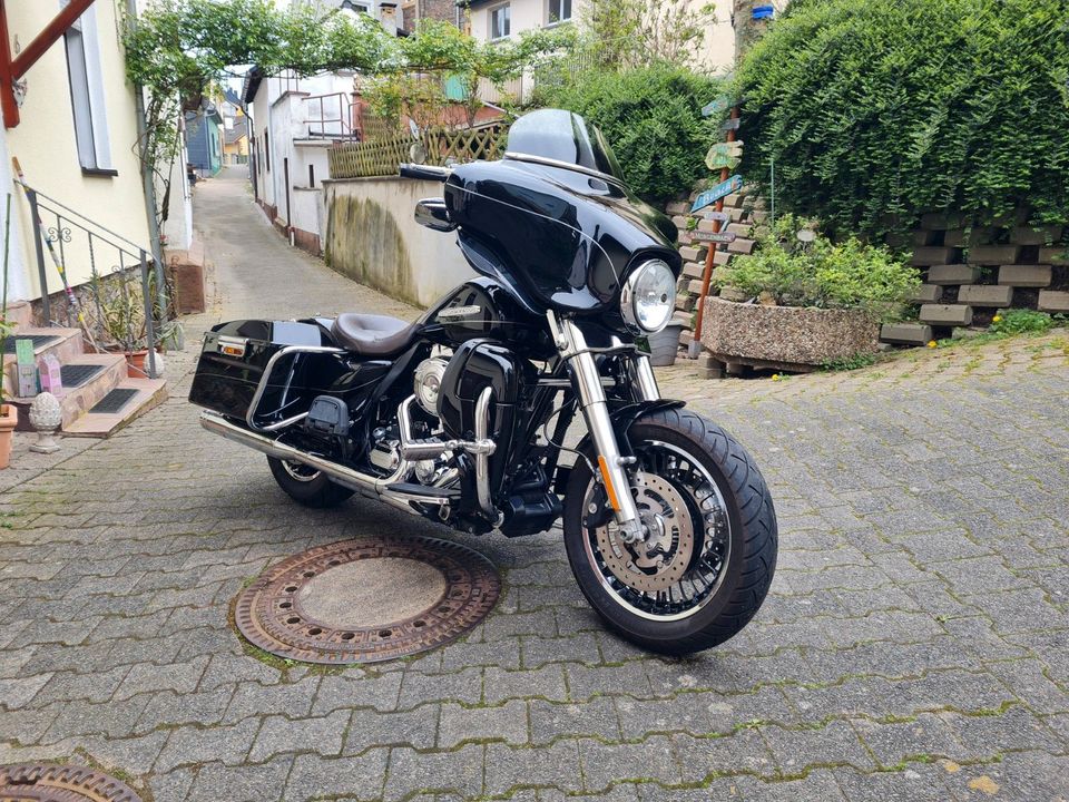 Harley-Davidson Electra-Glide FLHTK Ultra Limited in Trechtingshausen