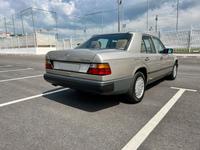 Mercedes-Benz 300TD*W124*Klimaautomatik*Leder*TÜV*H-Kennz*TOP! München - Bogenhausen Vorschau