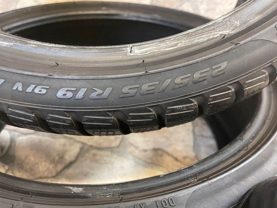 235/35 R19 91W XL Winterreifen Pirelli Sottozer 3 in Heilbronn