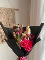Blumenstrauß bouquet mit Schokolade Rosen neu Geschenk Berlin - Mitte Vorschau