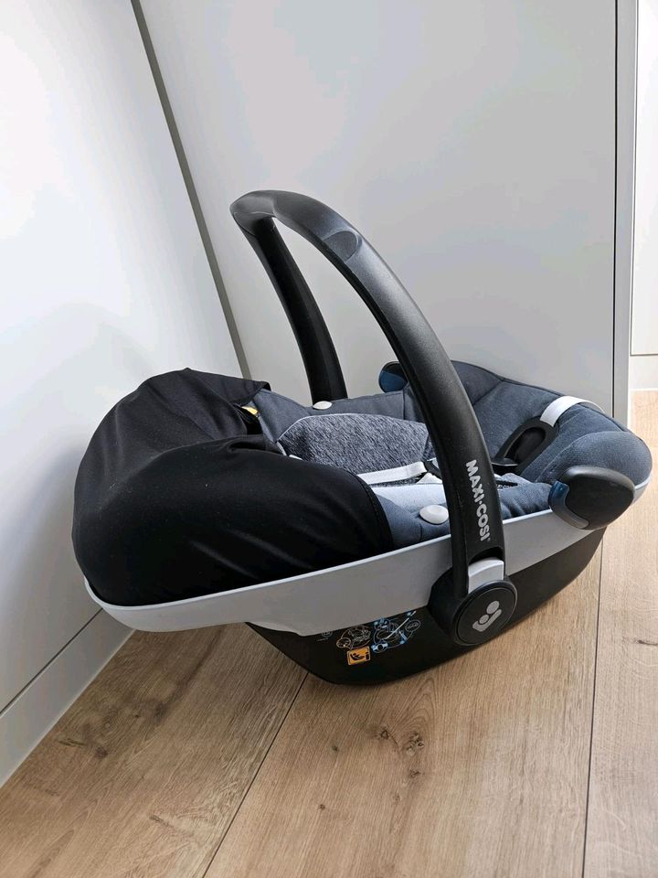 Maxi-Cosi Babyschale Pebble Pro i-Size Graphite in Hamburg