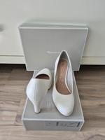 Brautschuhe Tamaris Größe 39 weiß  Highheels Hessen - Heusenstamm Vorschau