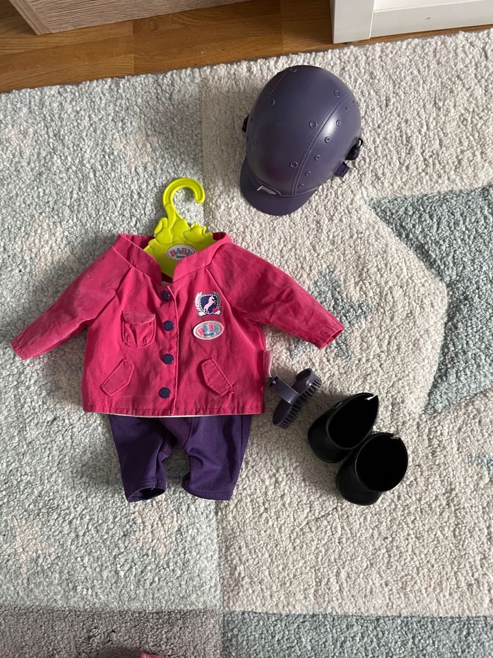 Baby Born Puppe/Kleidung mit viel Zubehör in Wackernheim
