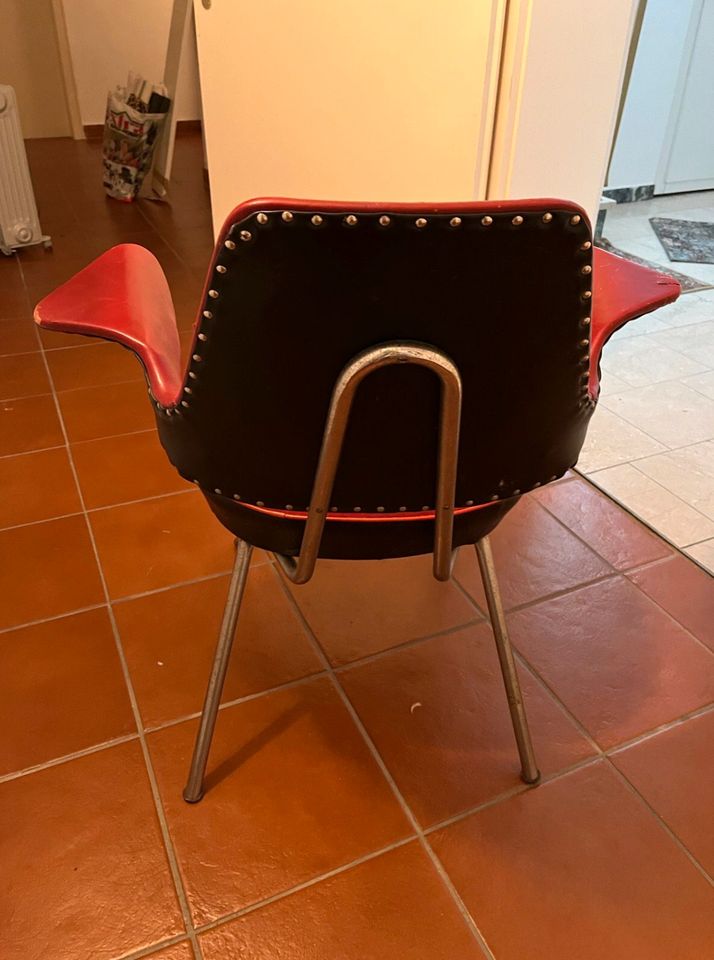 Stuhl Sessel hochwertig Leder rot Sitz Hocker Wohnzimmer Fernseh in Planegg