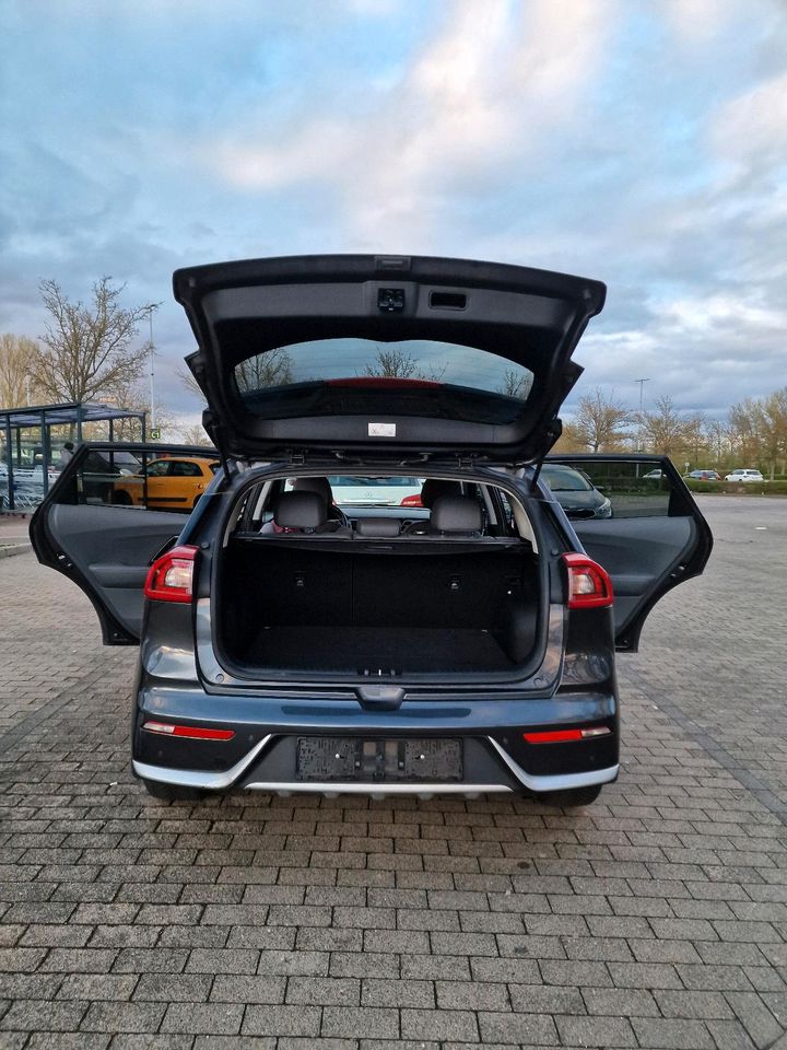 Kia Niro hybrid in Magdeburg