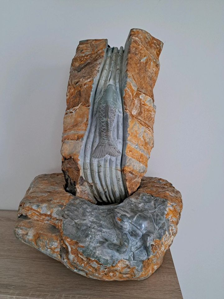 Brunnen, Zierbrunnen mit dekorativen Verzierungen Höhe 56 cm in Selm