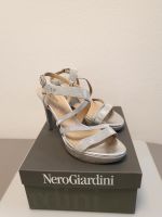 Sandalen !!! NEU !!! High Heels Gr. 39 6 silber Niedersachsen - Lüneburg Vorschau