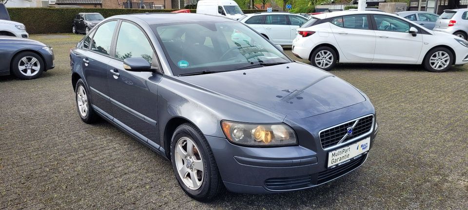 Volvo S40 Lim. 1.8 Kinetic Klimaautomatik PDC hinten in Beckum