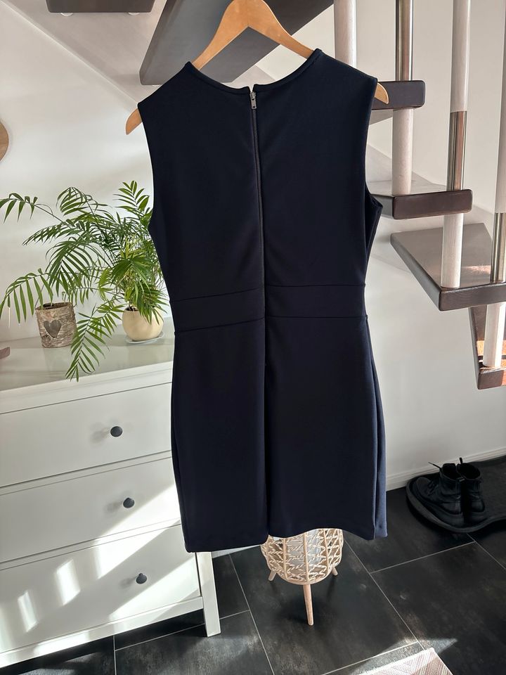 Festlich, elegant, Etuikleid, Kleid, Mango, Gr m in Werneuchen